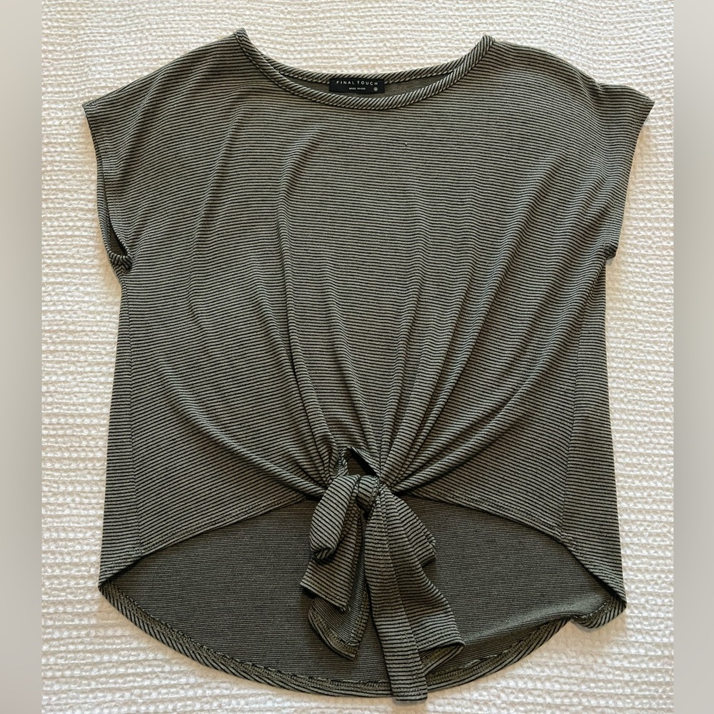 Final Touch Tee Shirt with Knot